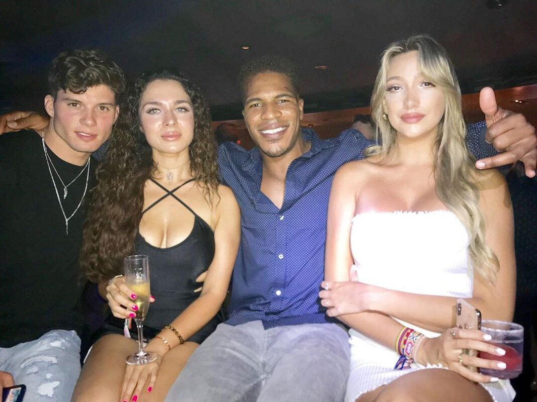 Friends (19)