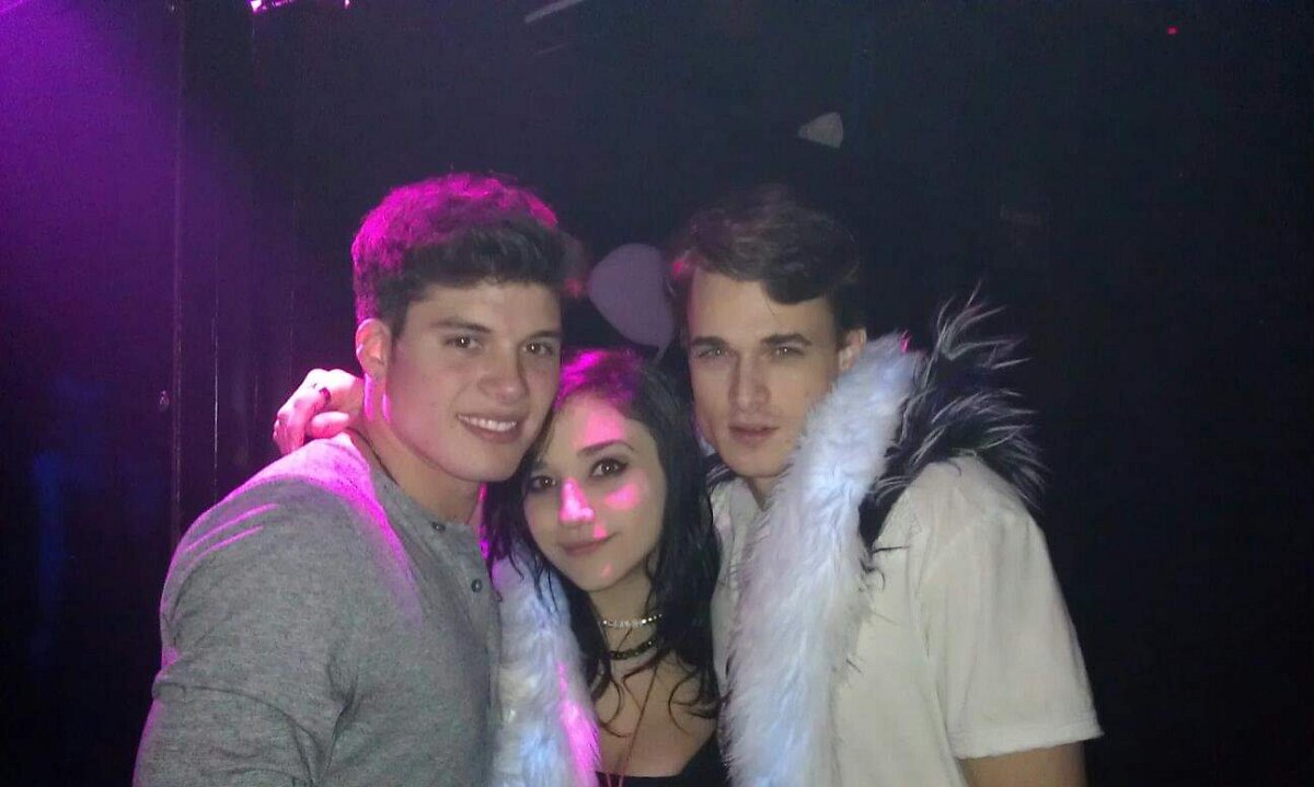 Friends (86)