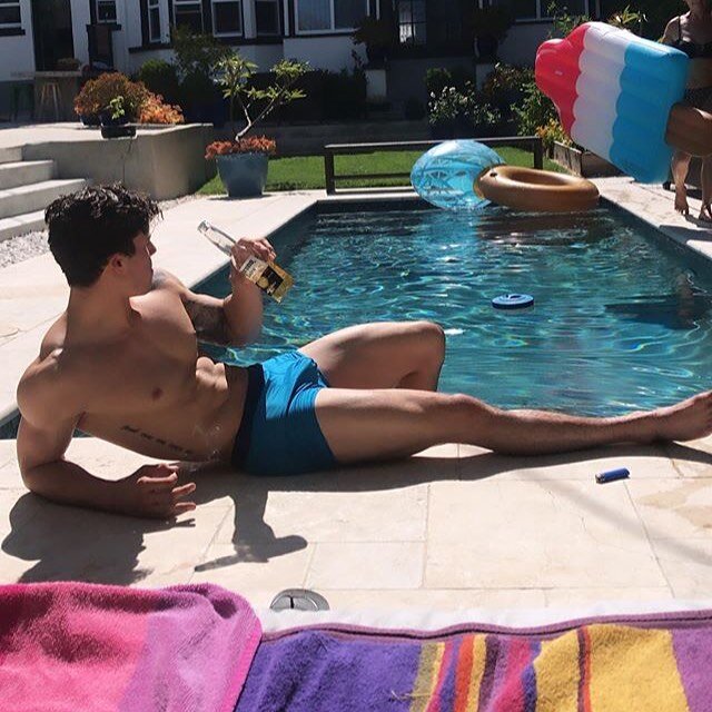 Fun at Darrens house (30)