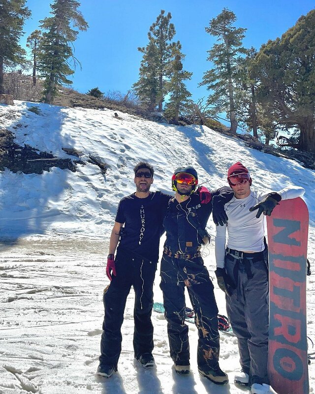 Joe D Martinez with his gay friends (40)